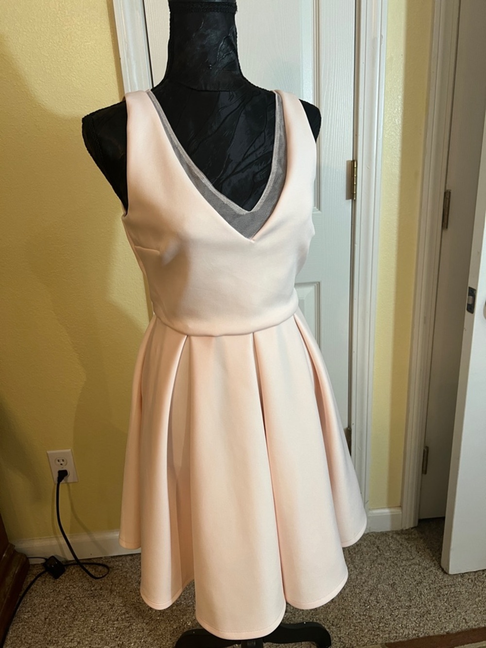 Alyce Paris Soft Blush V-Neck Midi Dress